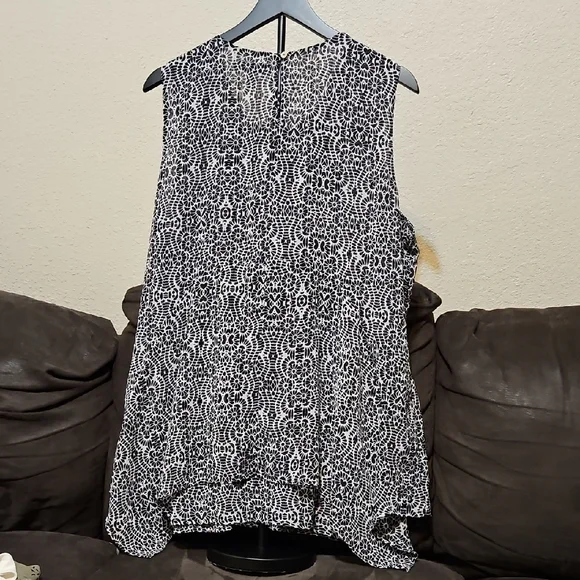 Fever Monochrome Patterned Sleeveless Top - Picture 5 of 8